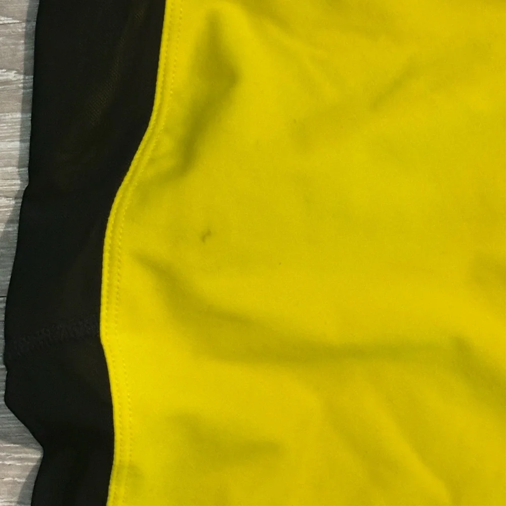 Sports Illustrated Swim Yellow and Black Set Gym Outfit - Picture 4 of 4